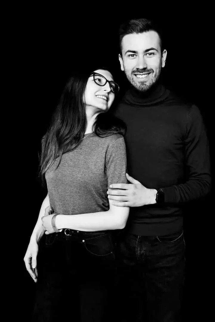 Portret alb-negru din The B&W Studio Experience - cadru 5