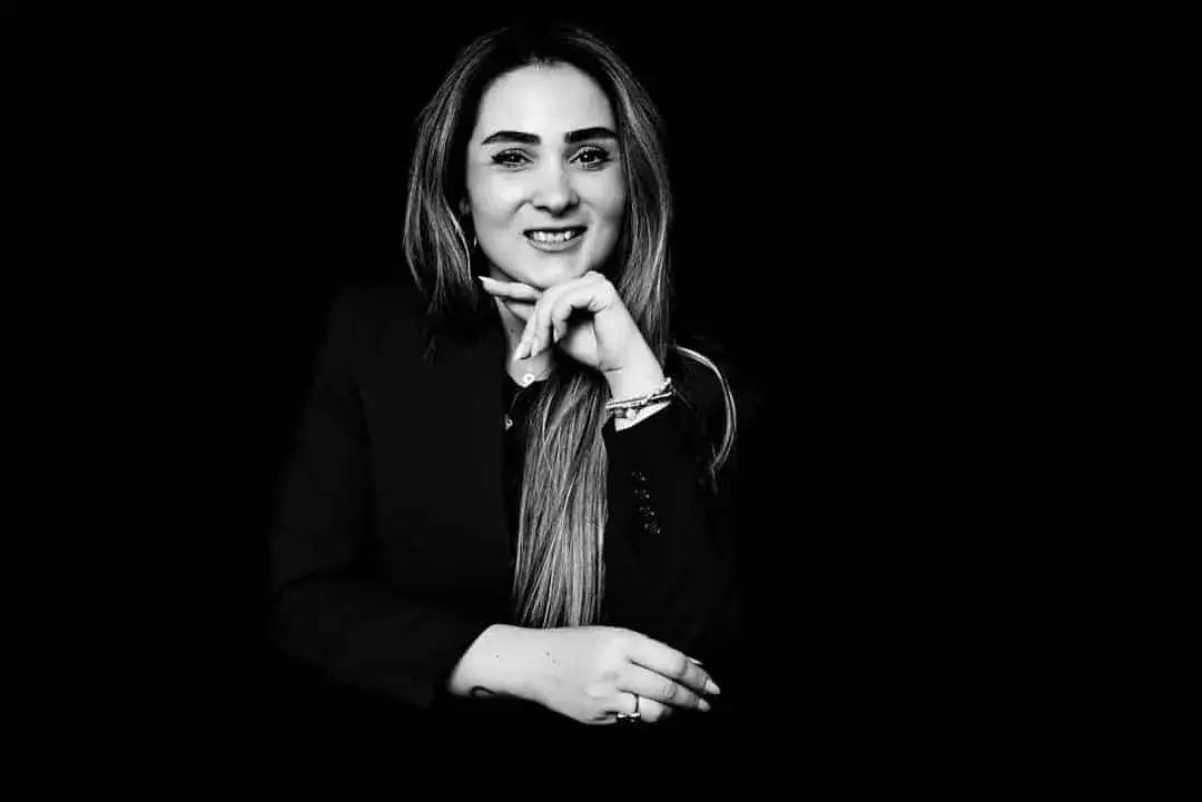 Portret alb-negru de nuntă - Nusifil Studio - cadru 8