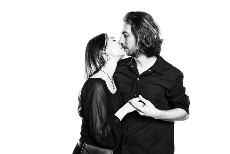 Nusifil Studio - The Black & White Foto Experience